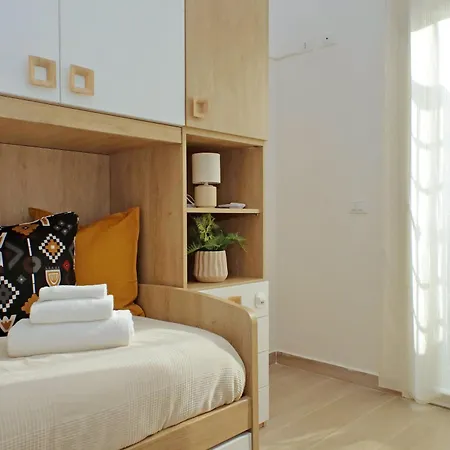 Ampio E Confortevole - Vicino Ai Trasporti Appartement *
